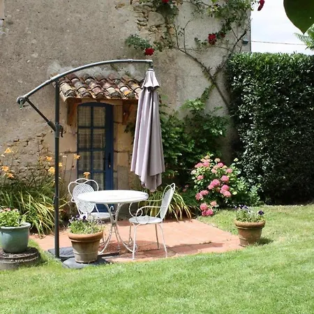 Idyllic Holidays In Rural Stunning French Countryside With Pool *