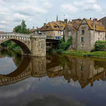 Apartment Idyllic Holidays In Rural Stunning French Countryside With Pool Antigny (Vienne)
